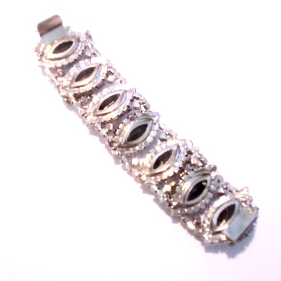 Vintage Smokey and Clear Rhinestone Floral Design Bracelet Earring Demi Set - Picture 6 of 6